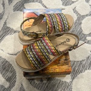 Brand new. Never worn adorable!